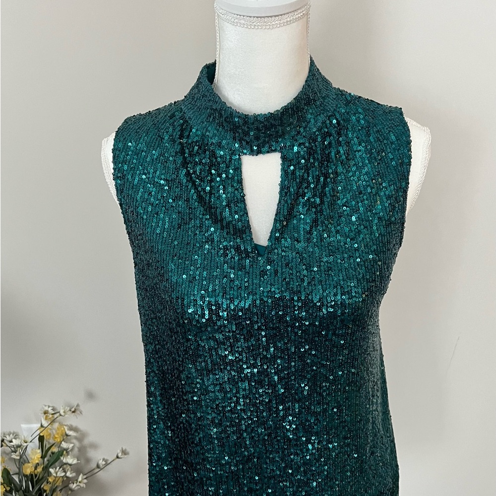 Cable & Gauge brand new emerald green sequin top.  Beautiful color and style.